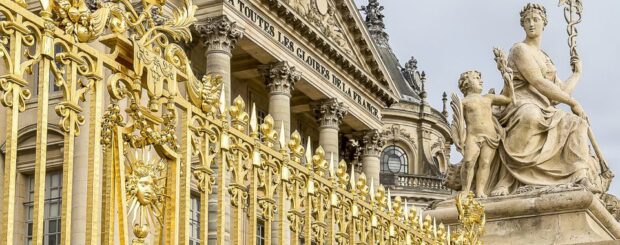 Versailles: Skip-the-Line Tour of Palace with Gardens Access