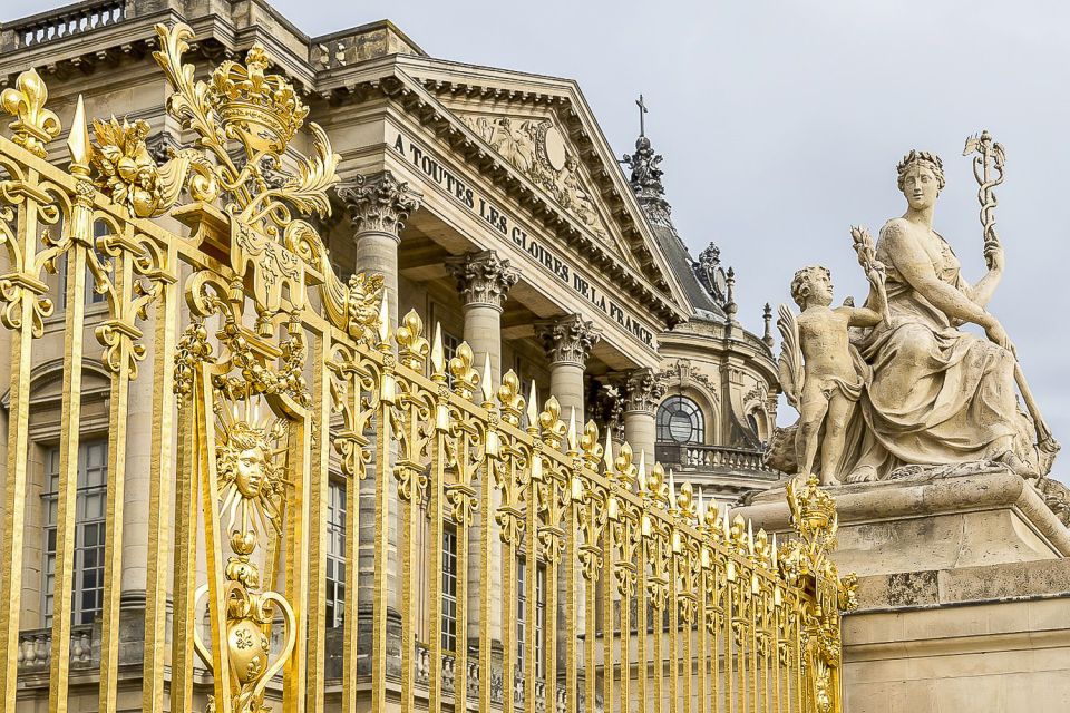 Versailles: Skip-the-Line Tour of Palace with Gardens Access