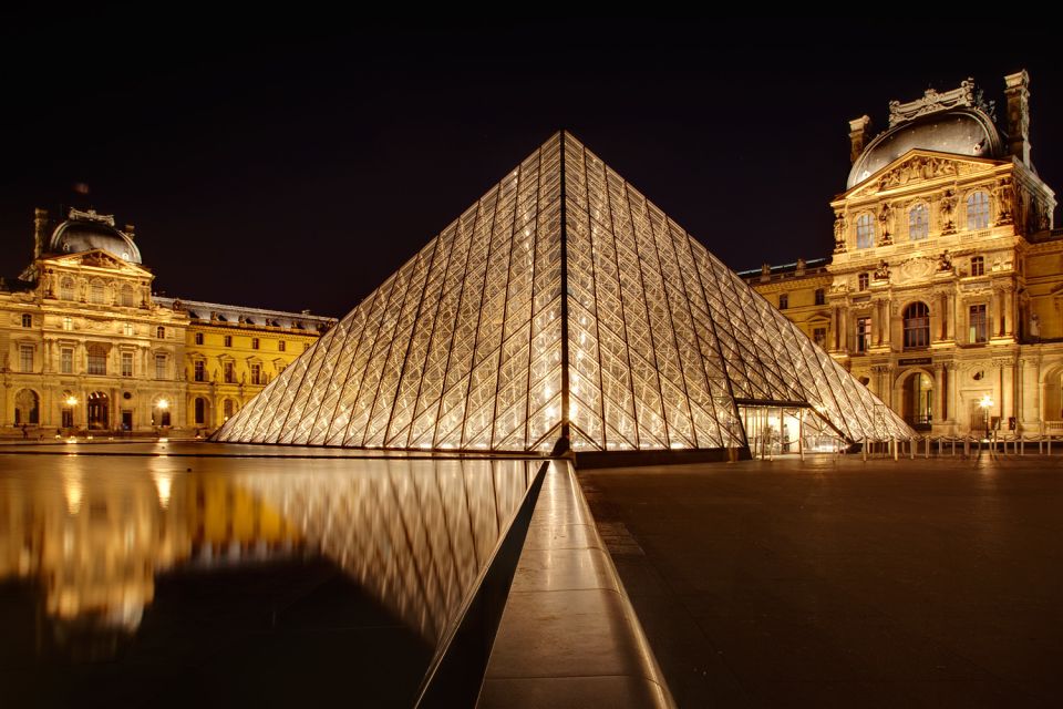 Paris: The Louvre Museum and Seine River Cruise