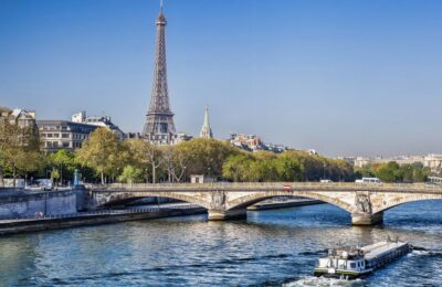 Paris: 3-Course Lunch Cruise on the River Seine