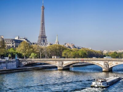 Paris: 3-Course Lunch Cruise on the River Seine