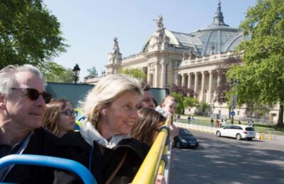 bus tour in Paris