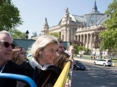 bus tour in Paris