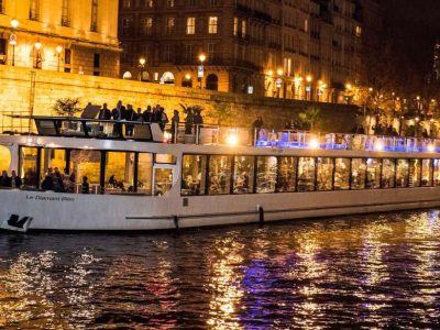 Paris Gourmet Dinner Cruise: Seine River Elegance with Live Music