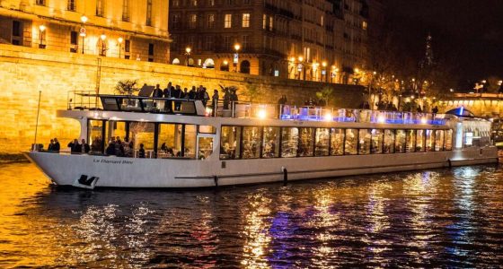 Paris Gourmet Dinner Cruise: Seine River Elegance with Live Music